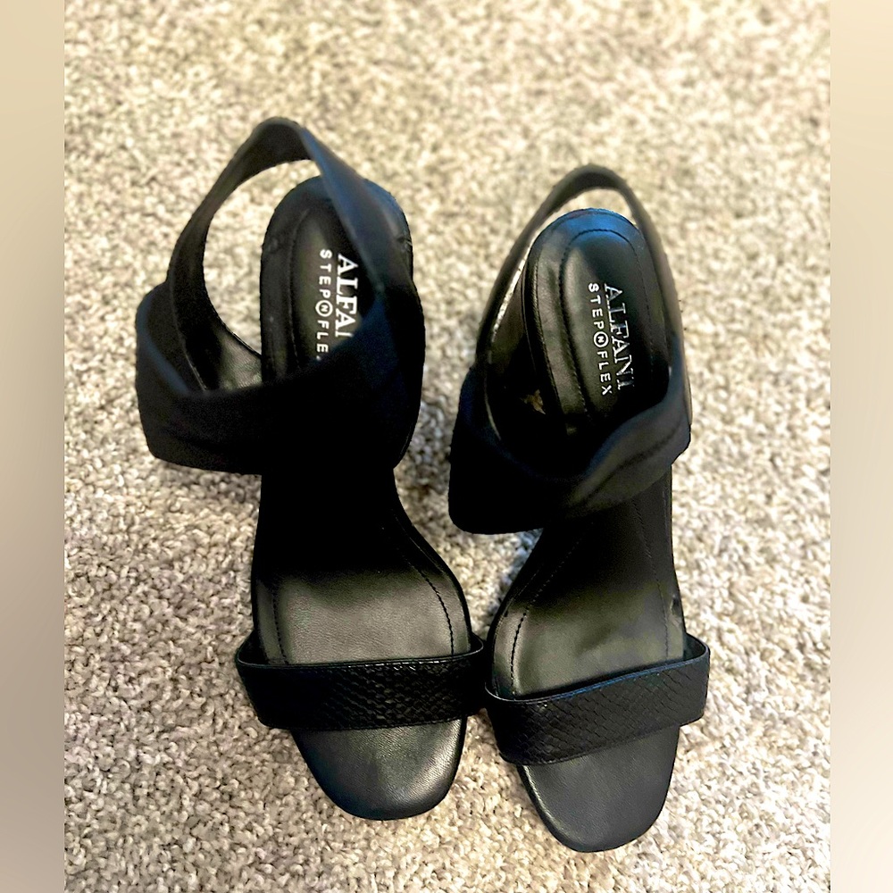 Alfani Women’s black elastic strapped heels Size 7